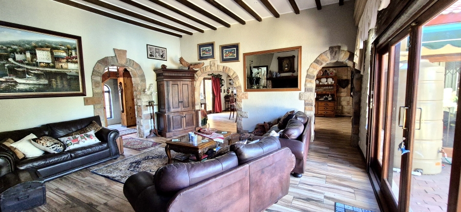 5 Bedroom Property for Sale in Flamingo Vlei Western Cape